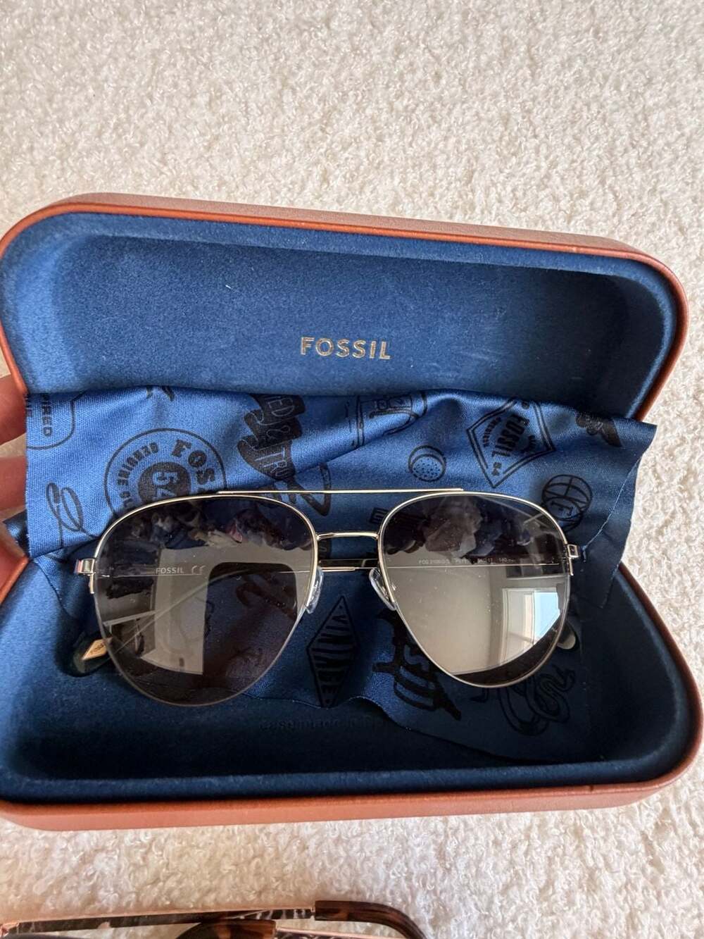 Fossil Aviator Sunglasses Green & Gold with Hard Case